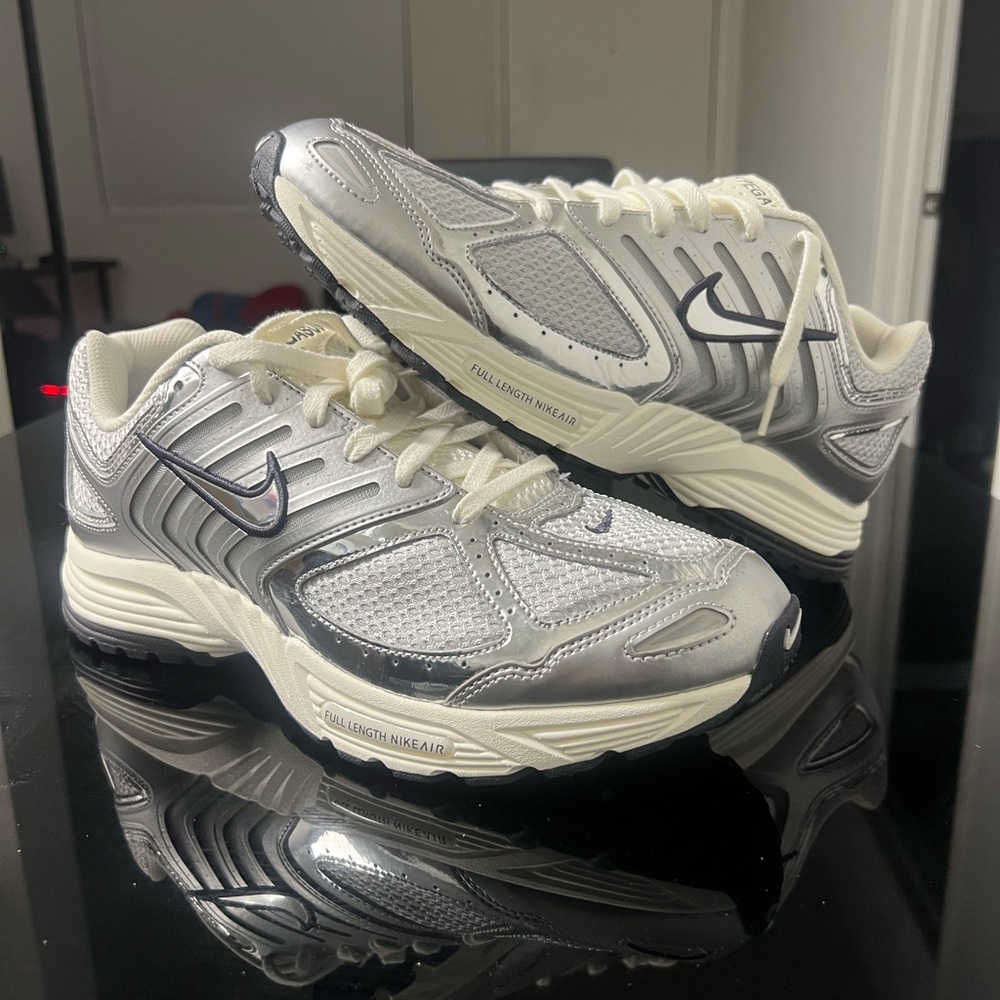 Nike Air Pegasus Silver & White Men’s Size 13 | Women’s Size 14.5 US
